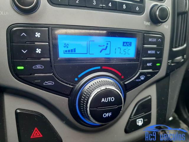HYUNDAI I30 2011 AUT. TETO AR DIGITAL - Foto 15