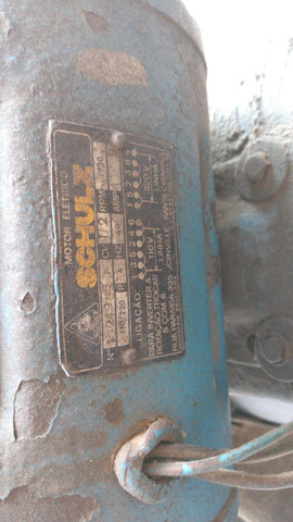 Compressor de 100L aceita trocas.