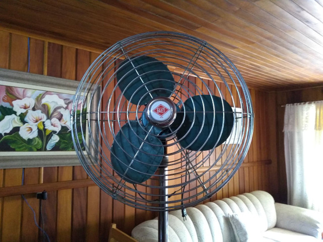 Desapego !!! Ventilador antigo grande funcionando !!! - Foto 3