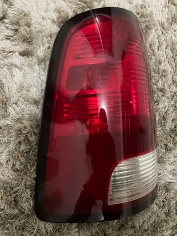 Lanterna traseira esquerda dodge Ram 2012 - Foto 3