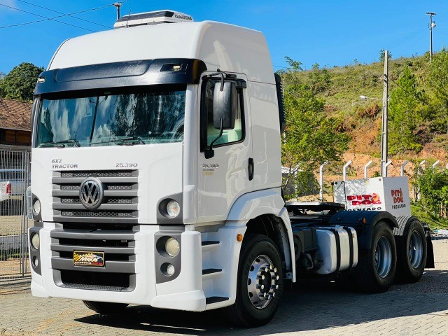 VW 25-390 CONSTELLATION 6X2 TRACTOR ANO 2013 COMPLETO, MOTOR NOVO.