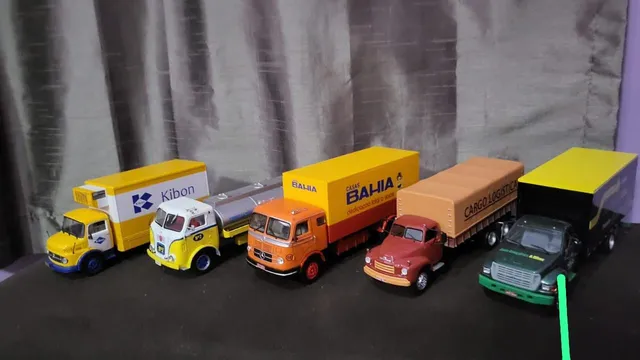 Miniatura Caminhão Scania - Baú Coca Cola Escala 1/64 25 Cm