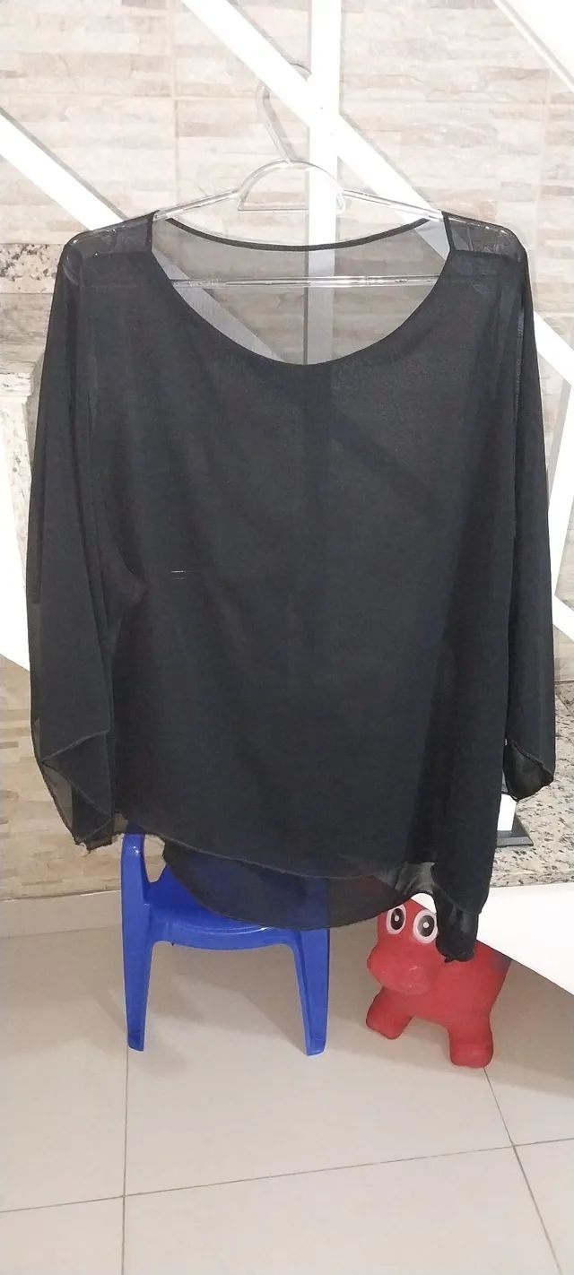 Blusa e saia preta transparente 