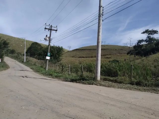 área rural com cerca de 4 alqueires ( 191.500 m2)