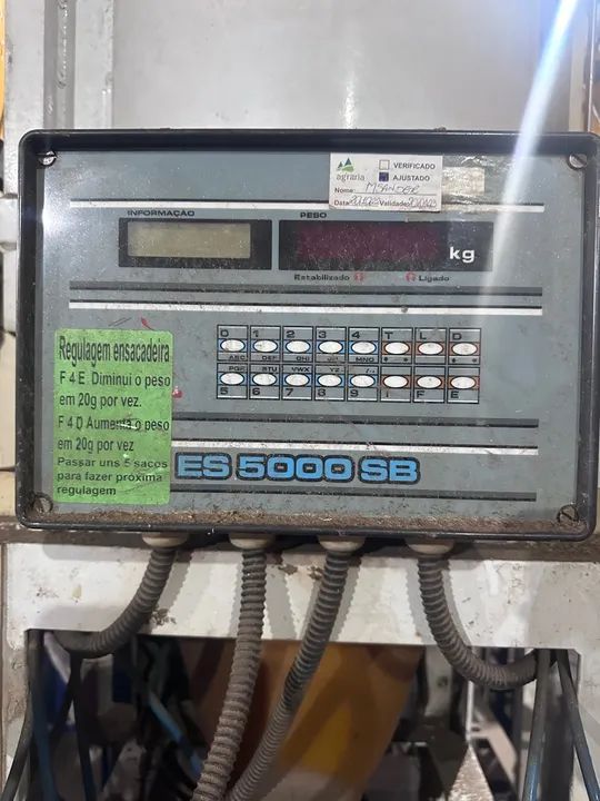 Ensacadeira eletrônica sat Paraná usada - Foto 4