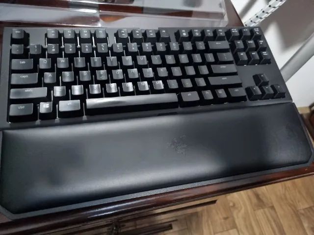 Teclado Mecânico Razer BlackWidow Chroma Tournament V2 - Switch Yellow - Foto 3