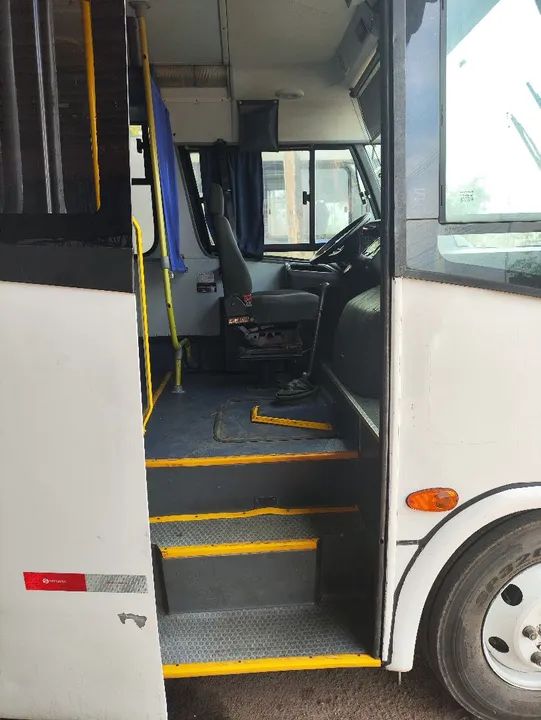 Micro ônibus sênior ideal pra fazer motor home - Foto 6