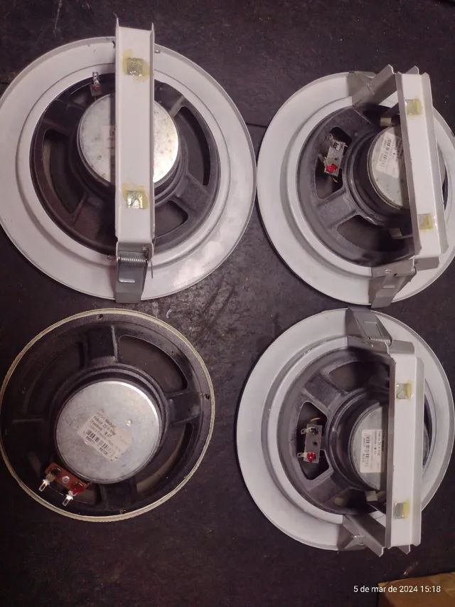 Vendo 4 alto falante com suporte para teto