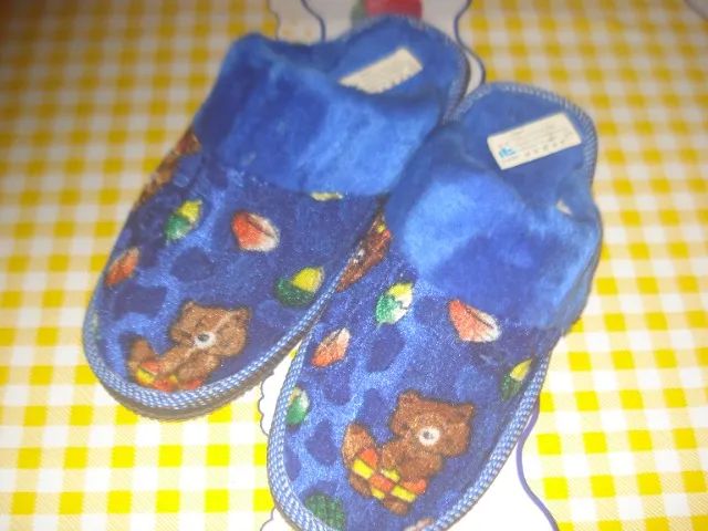 Chinelo Fechado de Veludo   R$20,00   - Foto 2