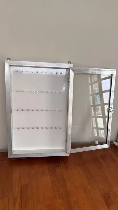 Claviculário porta chaves  Em Alumínio porta de vidro para 40 Chaves Grande - Foto 3