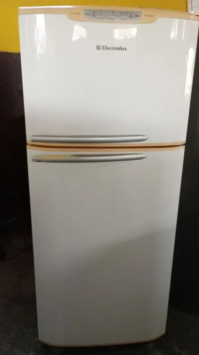 ELETROLUX FUNCIONANDO PERFEITAMENTE FROST FREE 
