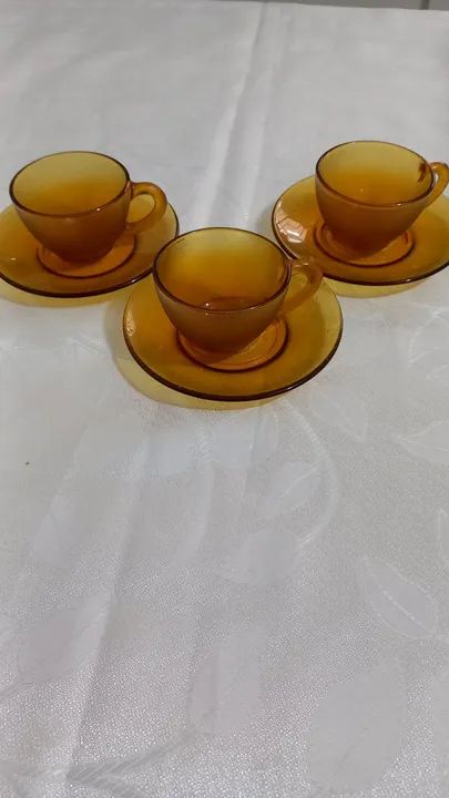 Jogo com 3 xícaras e 3 pires de café vintage.  - Foto 2