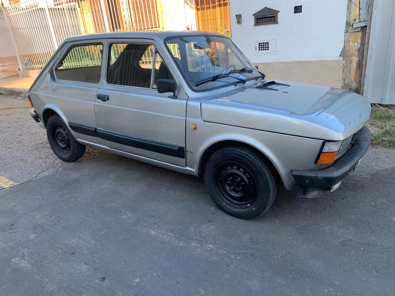 Fiat 147 GLS Europa 1982 Gasolina 1050cc versão TOP - TROCO POR MOTO - IPVA 2025 Pago