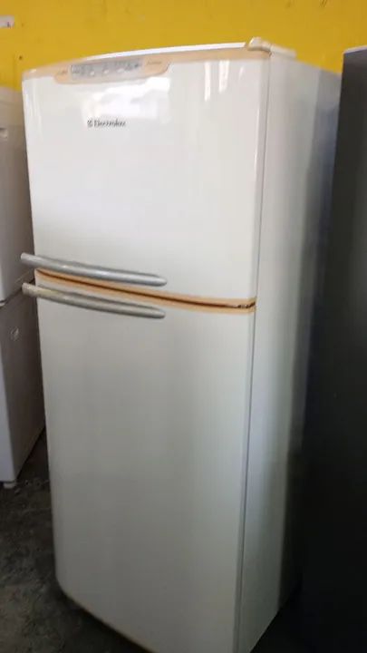 ELETROLUX FUNCIONANDO PERFEITAMENTE FROST FREE  - Foto 2