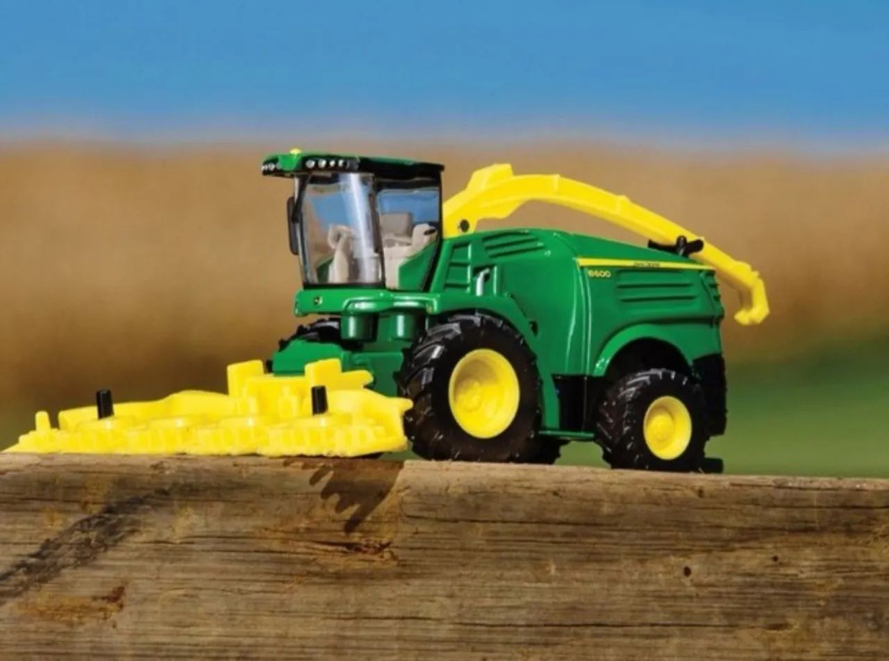 Miniatura forrageira automotriz modelo 8600 escala 1/64 ERTL - Foto 2