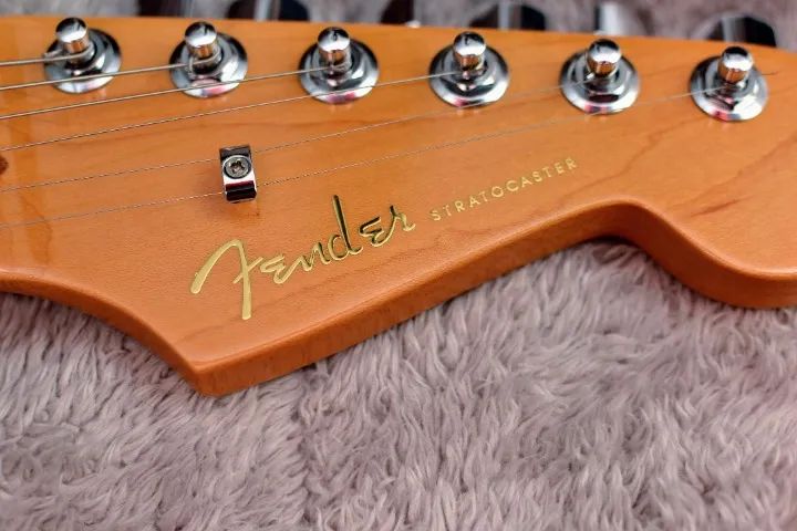 Guitarra Fender Stratocaster American Ultra Arctic Pearl  - Foto 5