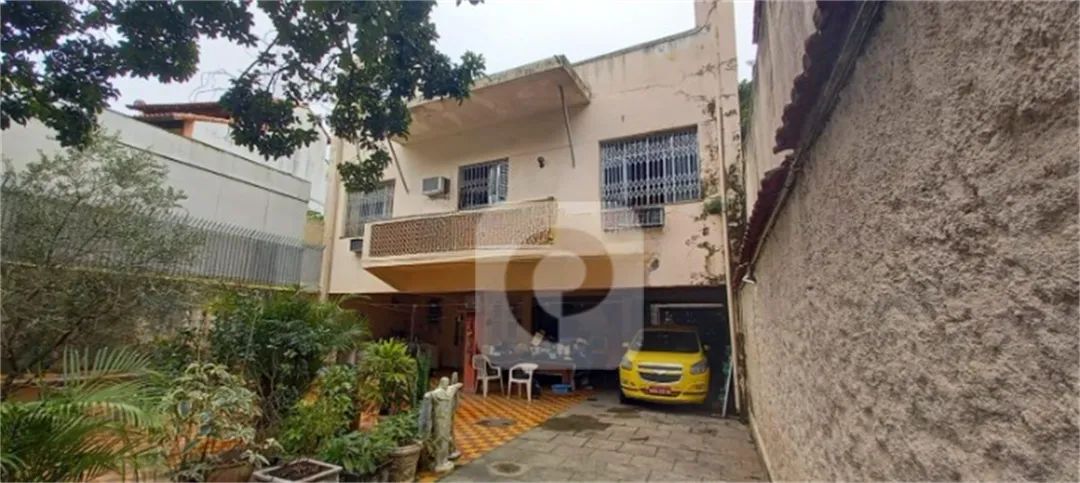 Casa para venda com 5 quartos em Santa Teresa!