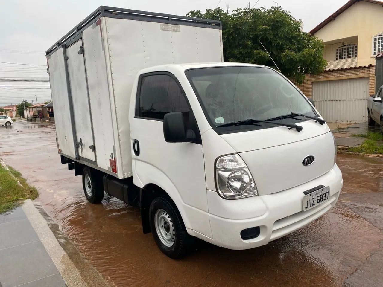 Caminhão Baú Kia Bongo - Ótimo estado! - Foto 3