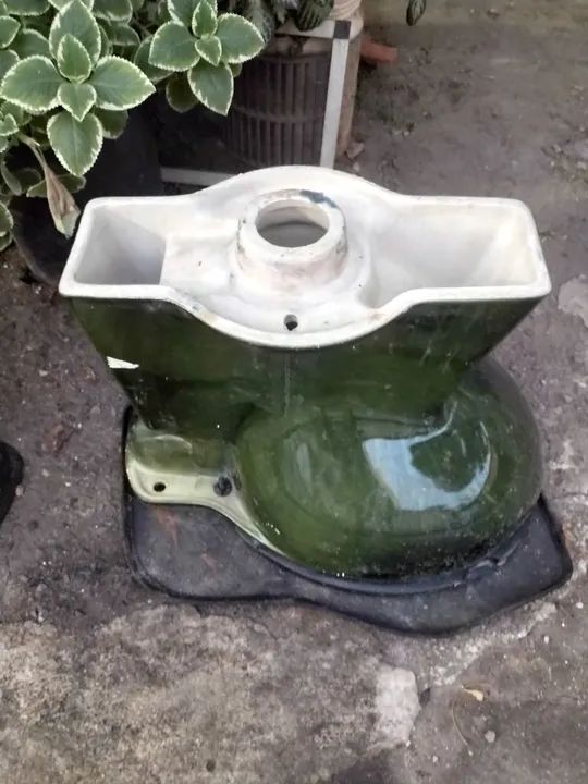 Vaso de banheiro cor verde 