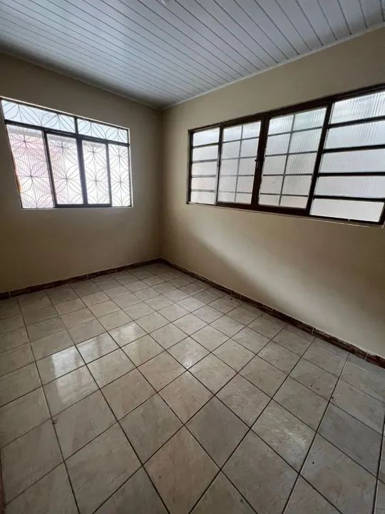 VENDO CASA COM PONTO COMERCIAL NA FRENTE  - Foto 5