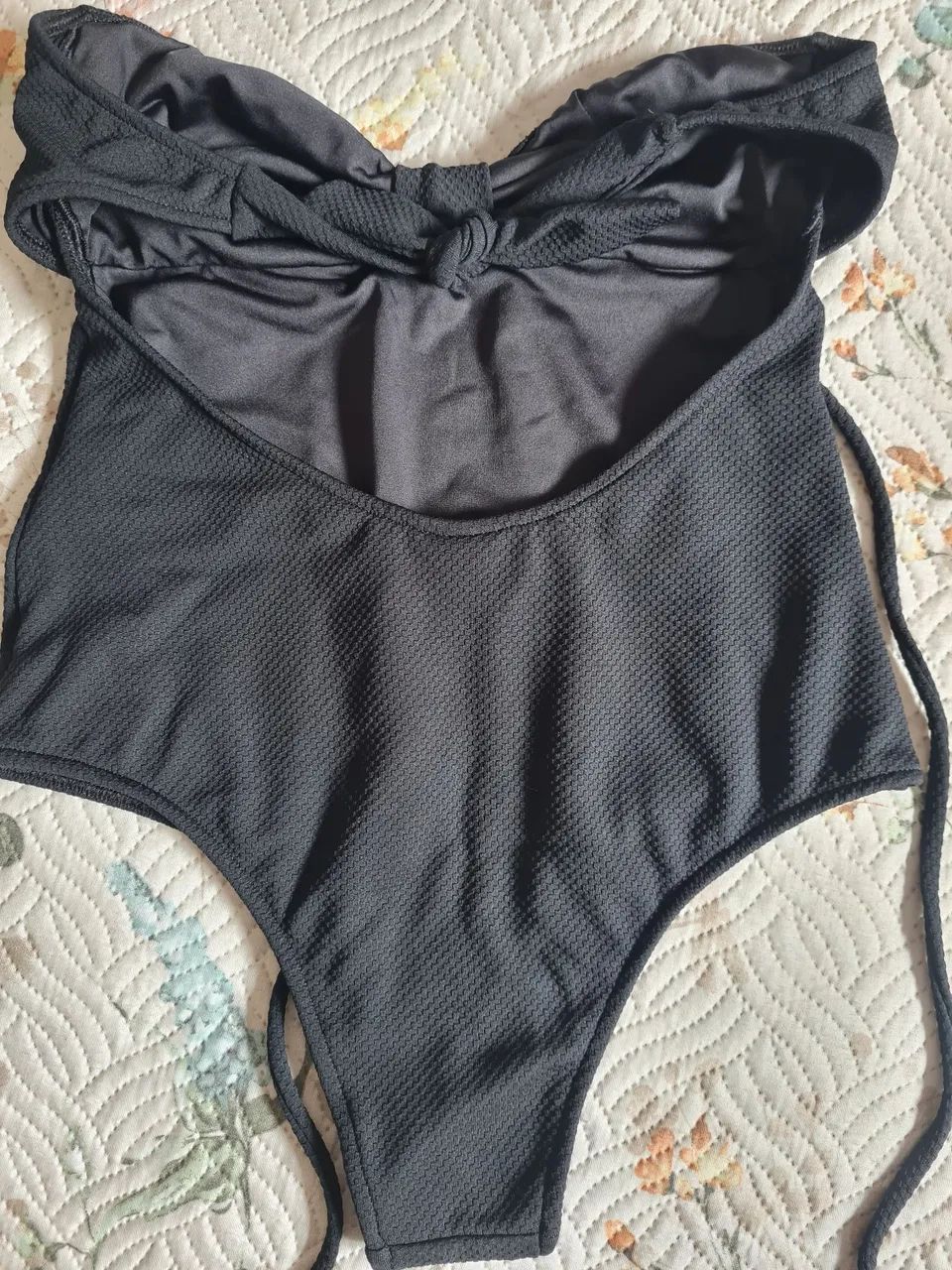 Maiô Preto com Detalhe de Laço - Novo! - Foto 2