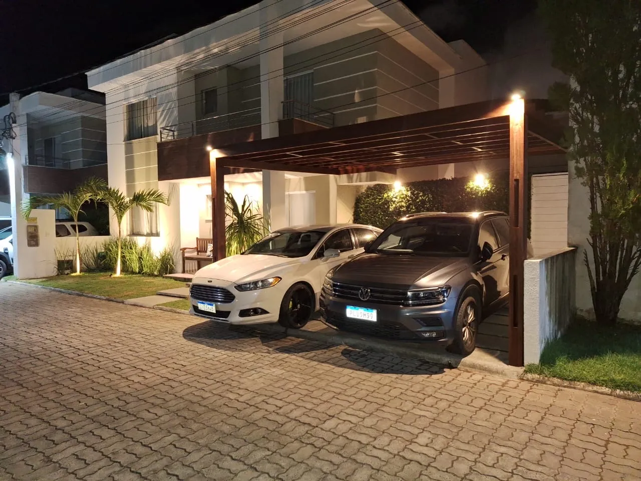 Casa Duplex á venda no melhor condomínio de Buraquinho - Foz dos Joanes