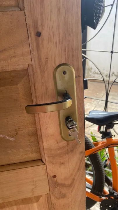 PORTA  DE MADEIRA NOVINHA. - Foto 6