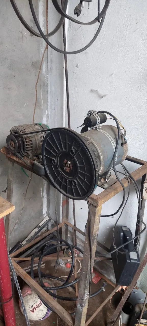 Vendo uma bancada de testar gerador de carro com gerador do Gol