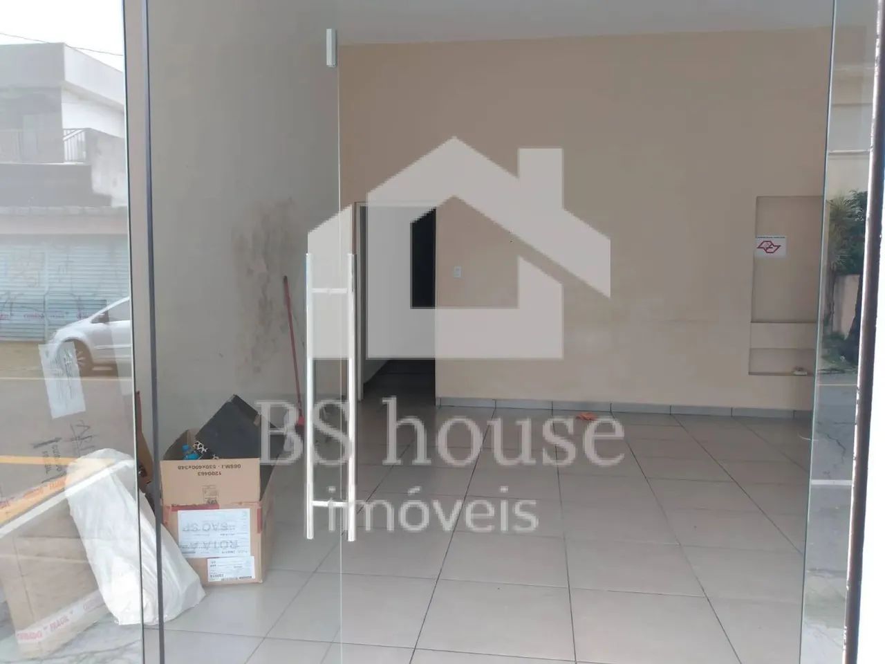 Salão Comercial de 75m² na Vila Alpina em Santo André.