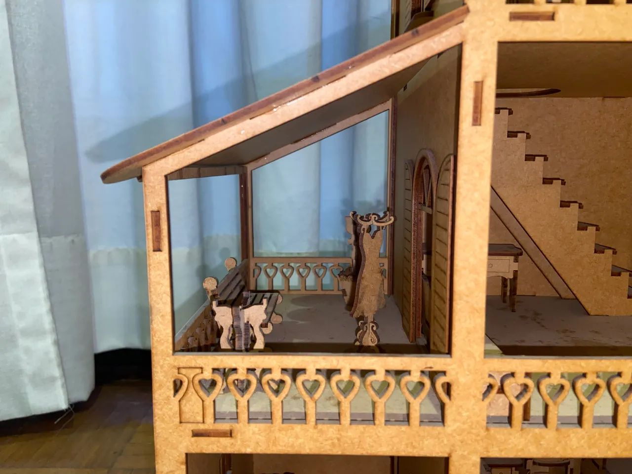 Casinha madeira brinquedo com móveis  - Foto 4