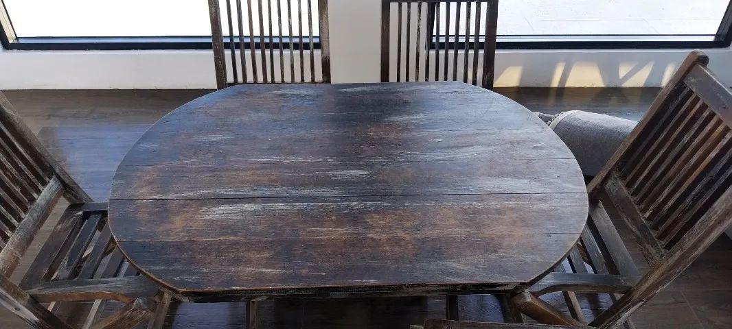 Mesa de imbuia maciça com 6 cadeiras - Foto 3
