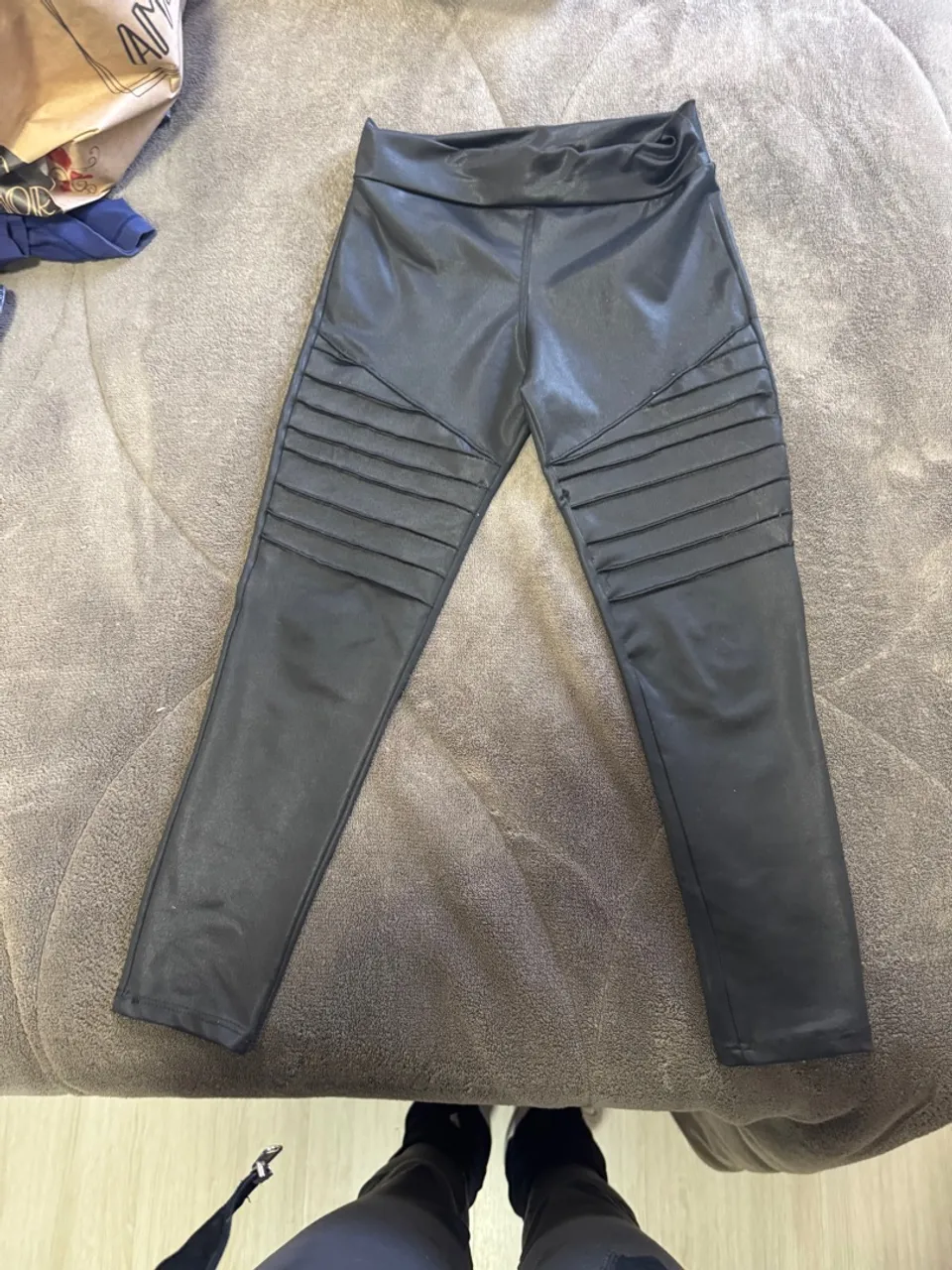 Calça montaria preta com detalhes para menina