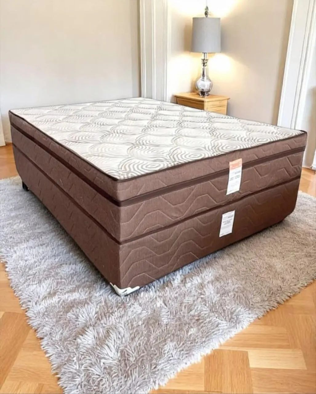 Cama Box Casal Padrão com Colchão com Molas Ensacadas Individualmente Saint Germain  
