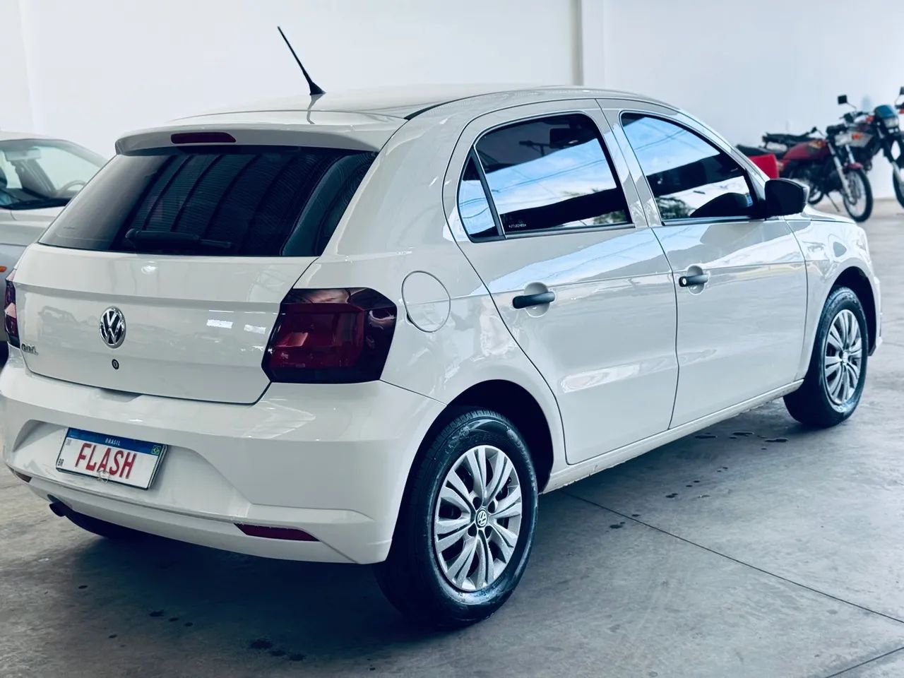 Gol 1.0 Completo  - Foto 2