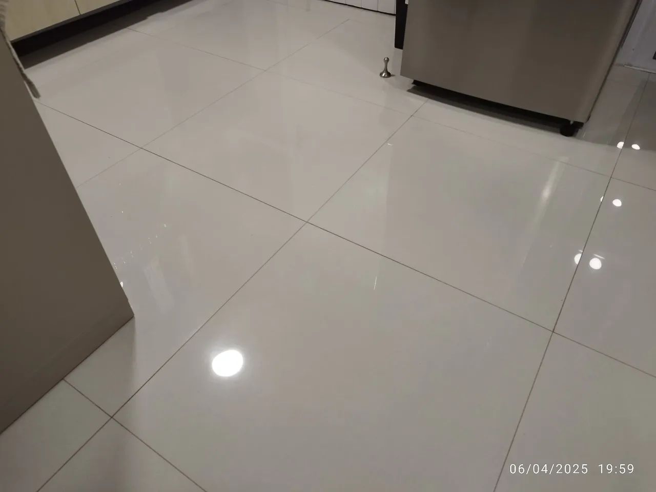 Piso Porcelanato Novo - Excelente Estado - Foto 2