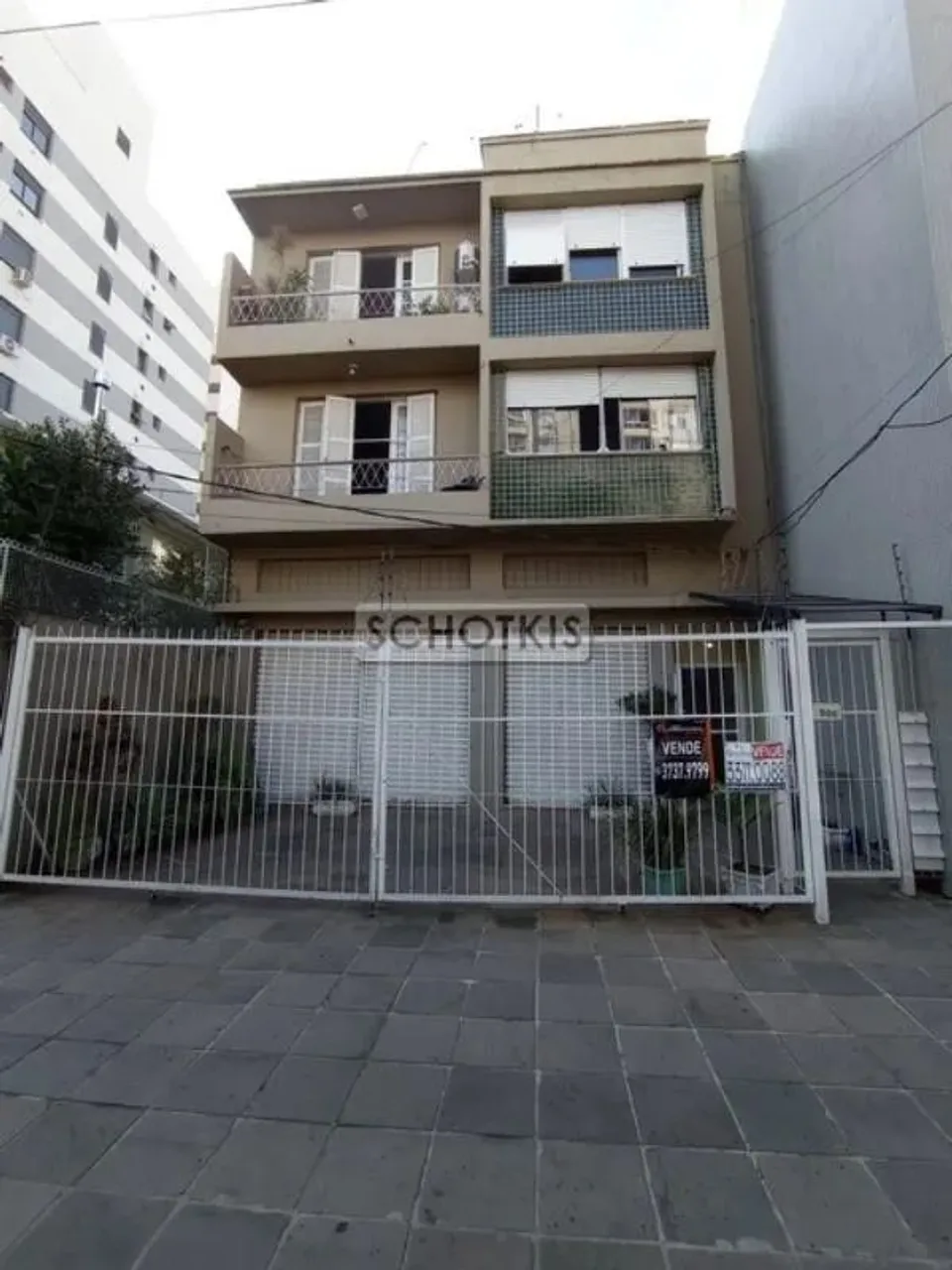 IMOBILIÁRIA SCHOTKIS VENDE APARTAMENTO 02 DORMITÓRIOS, ALUGADO, NA MIGUEL TOSTES PRÓXIMO A