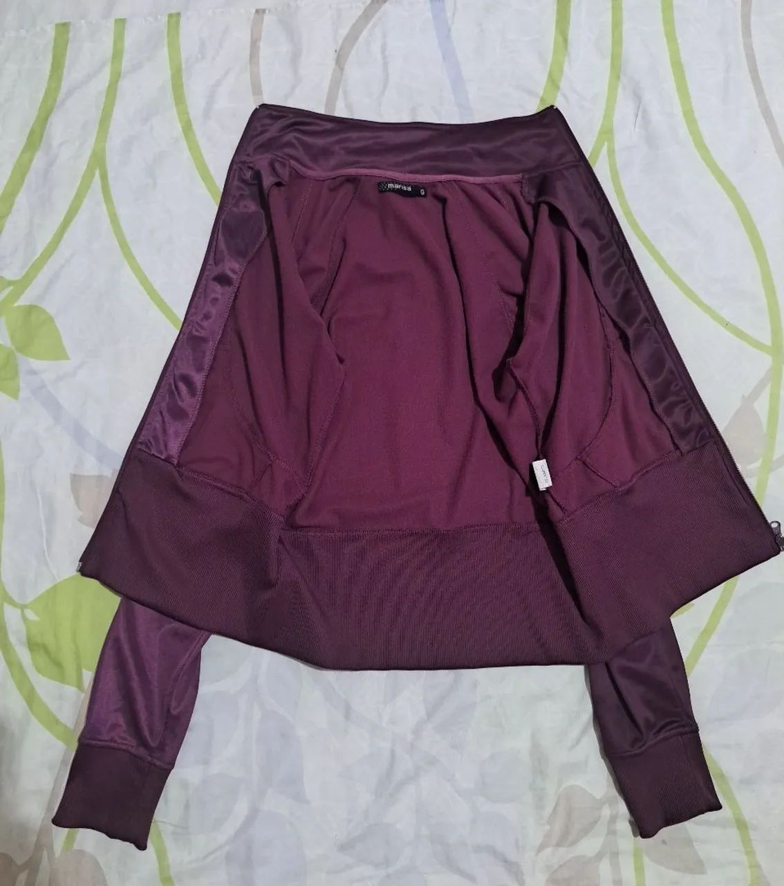 Blusa roxa com detalhes brancos - Foto 5