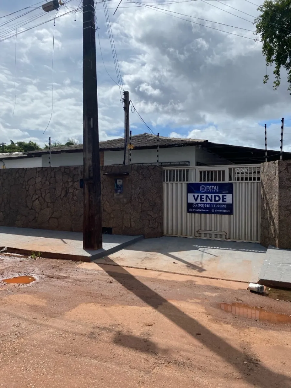 Vende-se Casa no Bairro Cambará