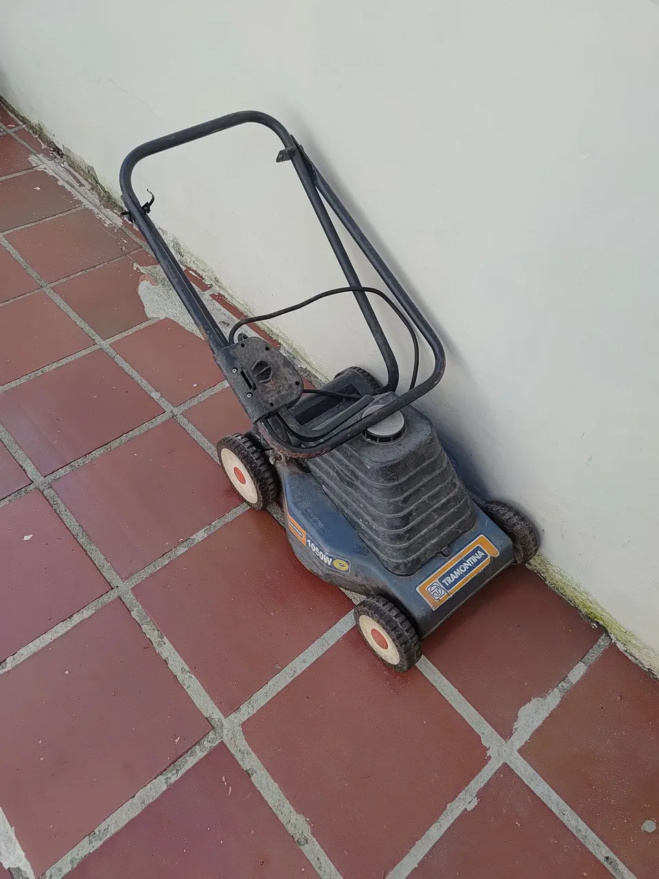 Cortador de Grama Elétrico Tramontina 1050W