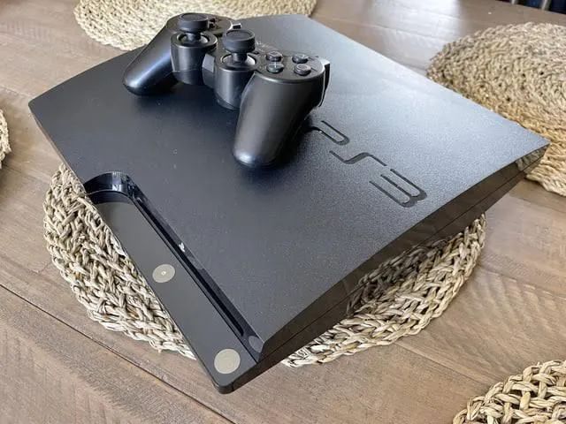 Playstation 3 com jogos e ( HEN )