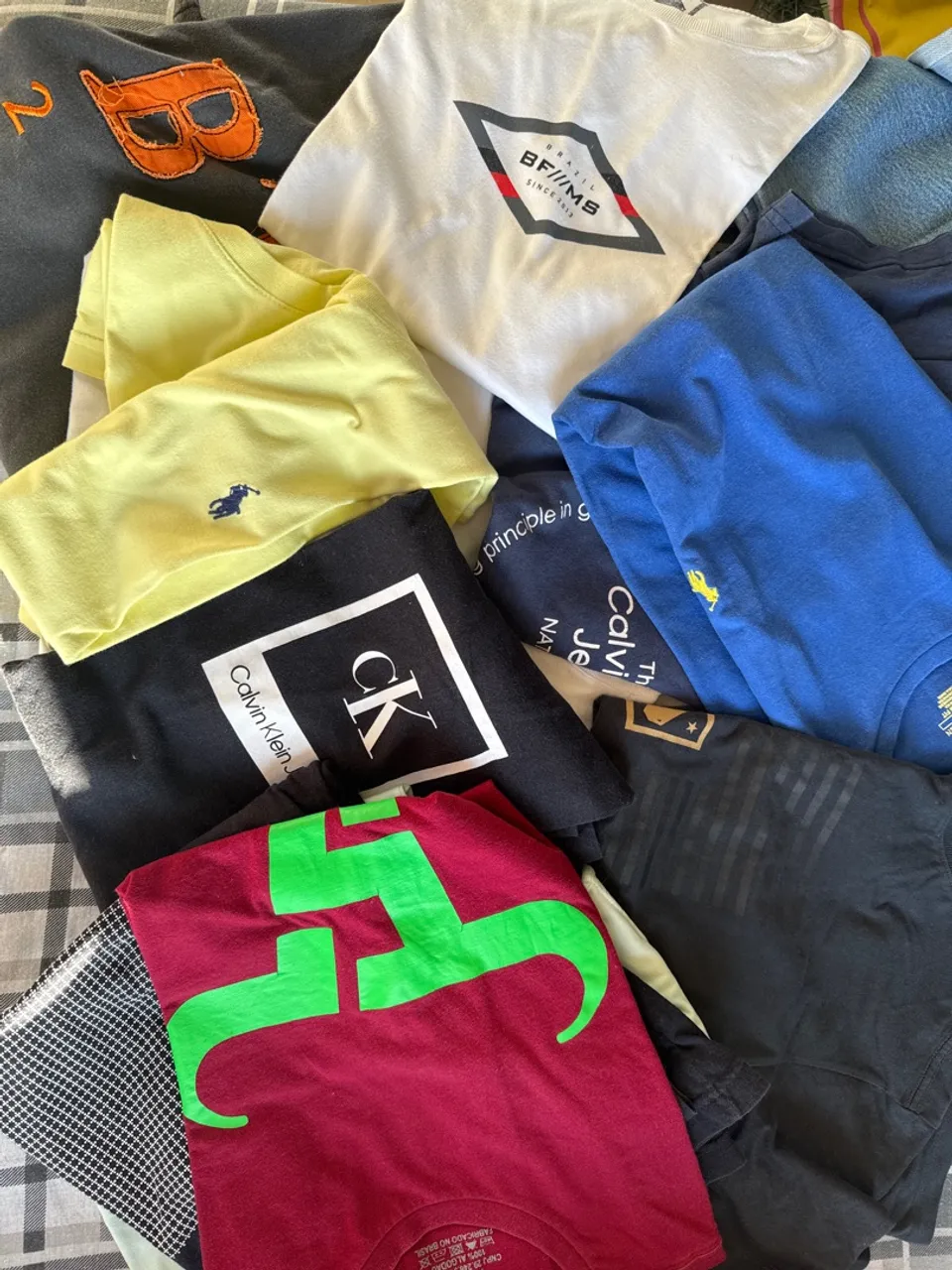 Lote de Camisetas Variadas e de Marcas