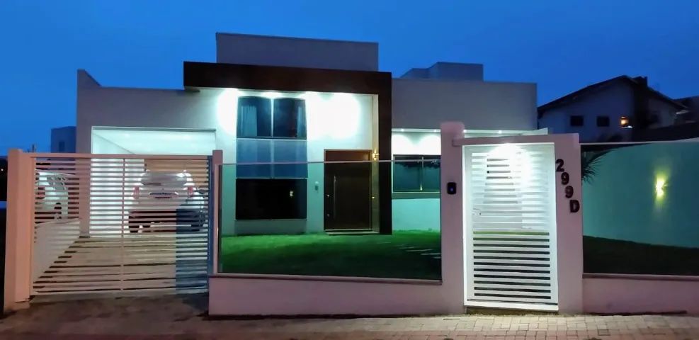 Casa com piscina e amplo terreno  - Foto 2