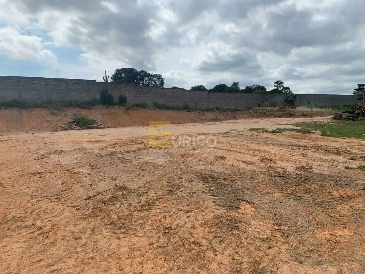 Excelente Terreno Comercial para Locação  2.300 m² na Rod. Mário Tonoli