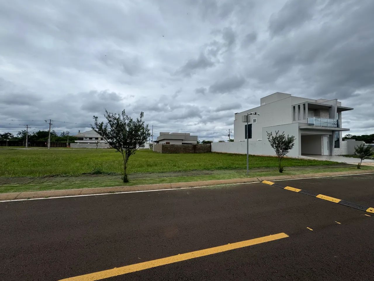 Terreno de 300m² em Condomínio Fechado de Alto Padrão - Foto 9