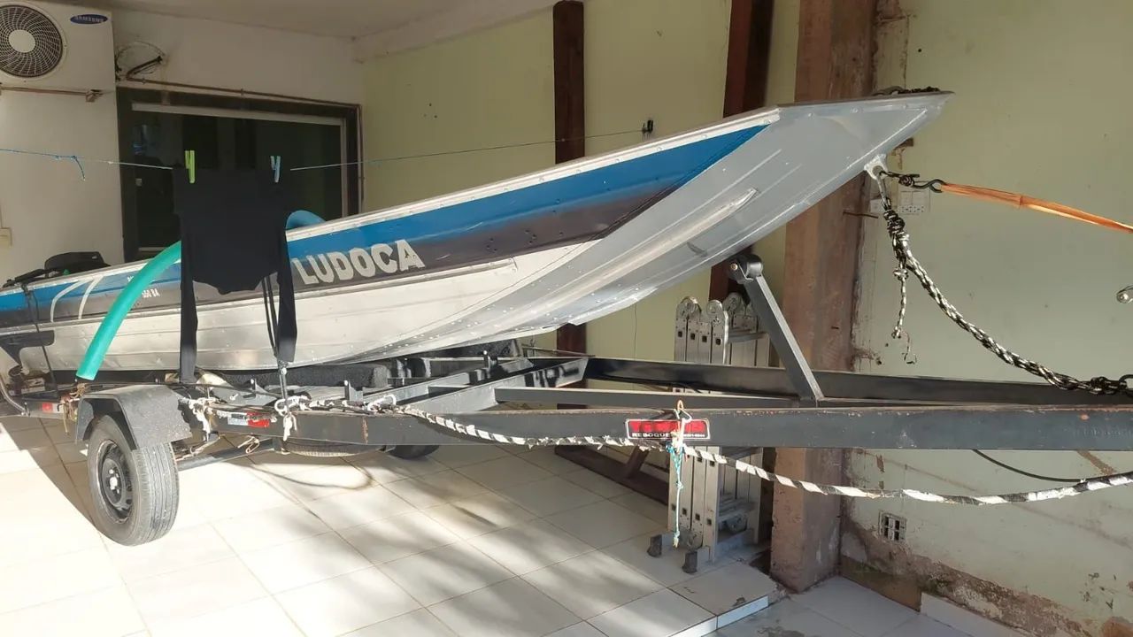 Barco 5,5 com motor mercury 15hp - Foto 2