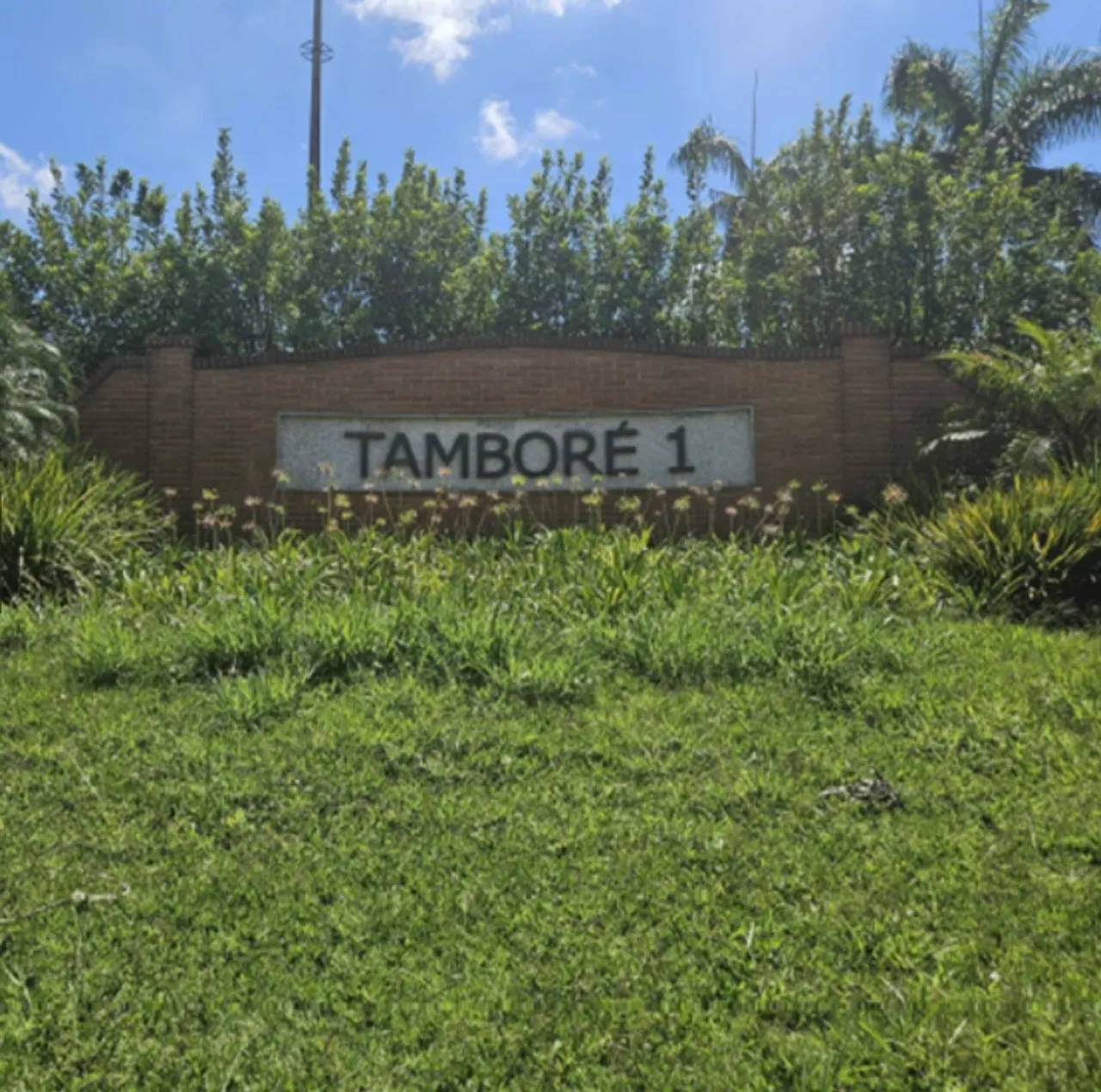 TERRENO TAMBORE 1 Área(s): 1.328 m² de terreno.