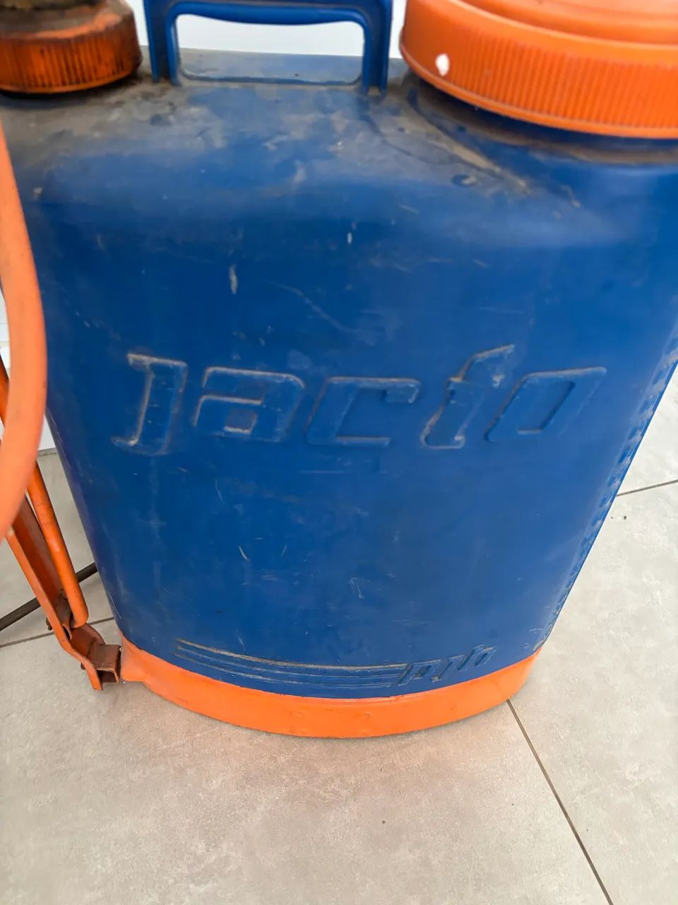 Vendo pulverizador costal manual marca JACTO 20 litros - Foto 3