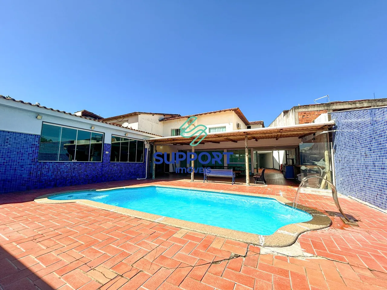 Casa 3 quartos no Jardim Santa Rosa em Guarapari com área ampla, piscina e espaço gourmet