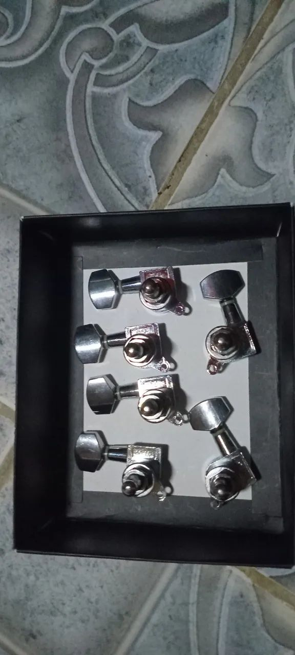 Jogo de Tarraxas cromadas para guitarra 