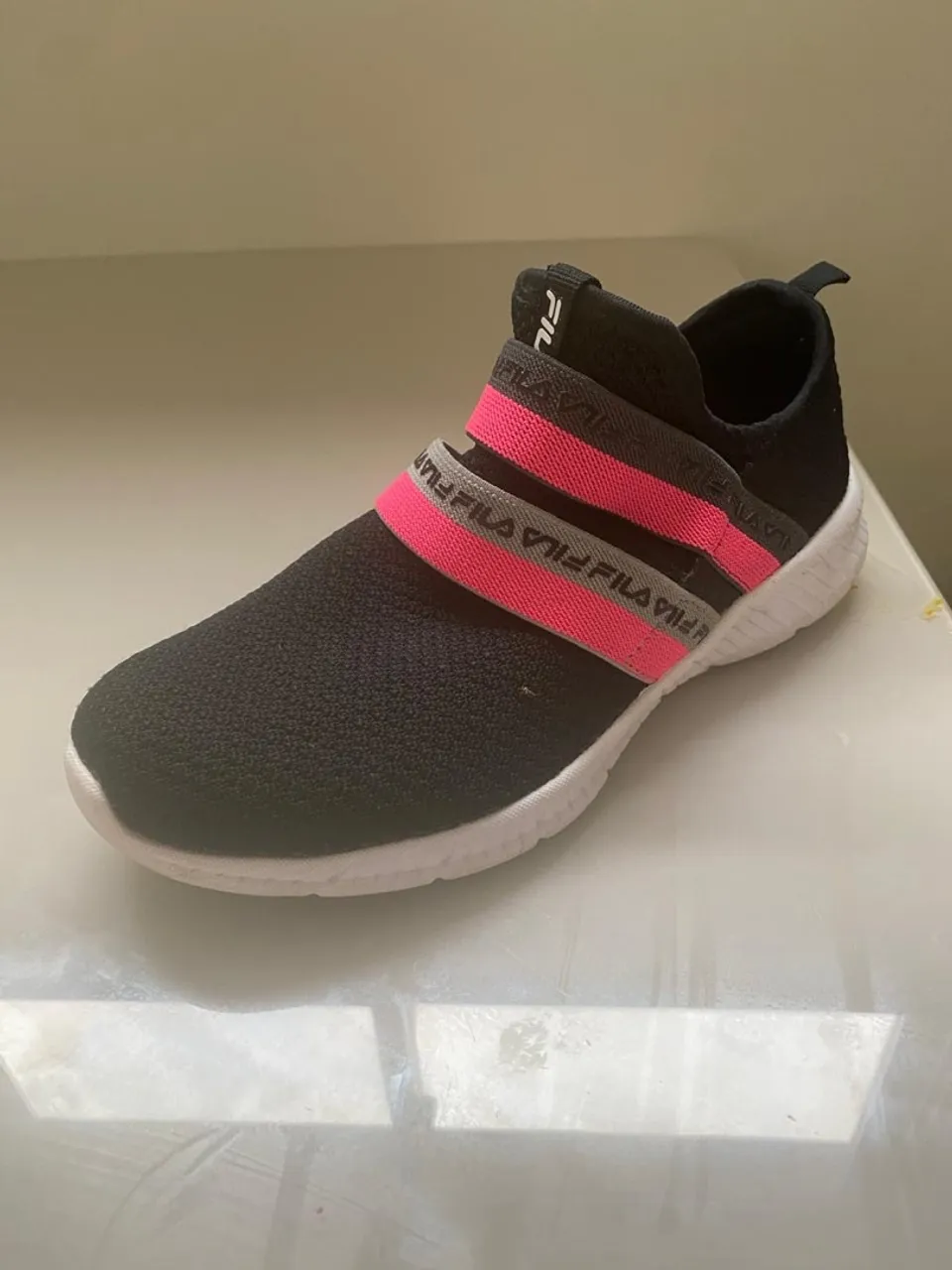Tênis Fila Feminino Preto e Rosa